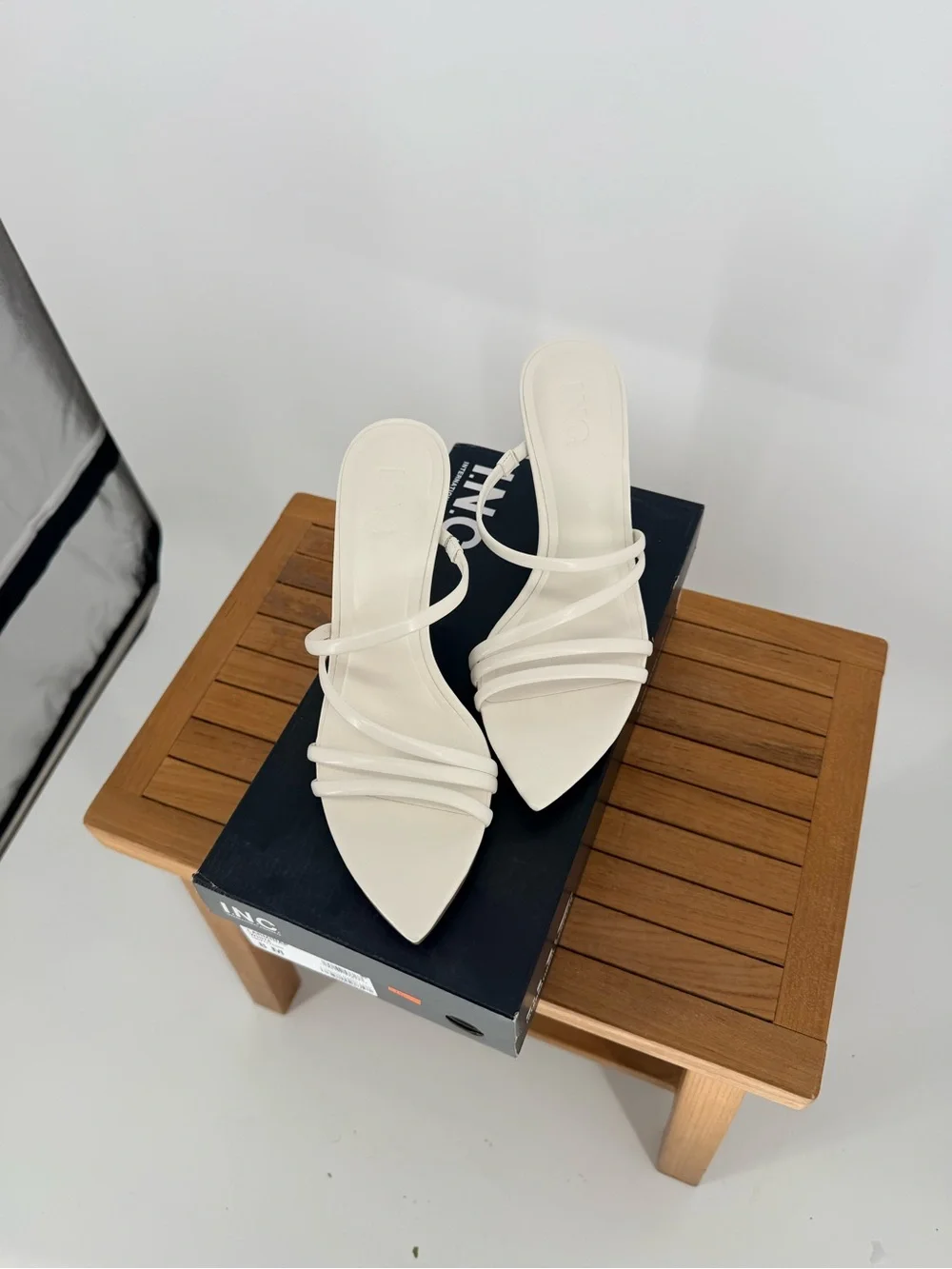 NEW INC LARMINAP  Strappy Stiletto Mule - White SIZE 8